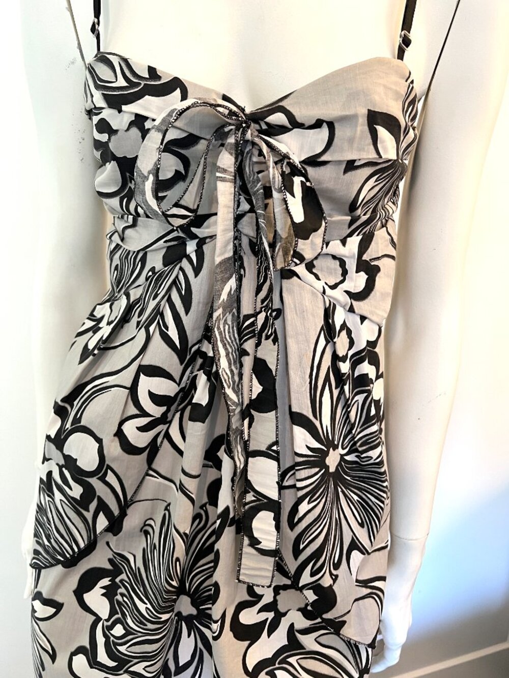 Wal G Floral Cocktail Dress - Picture 3 of 8